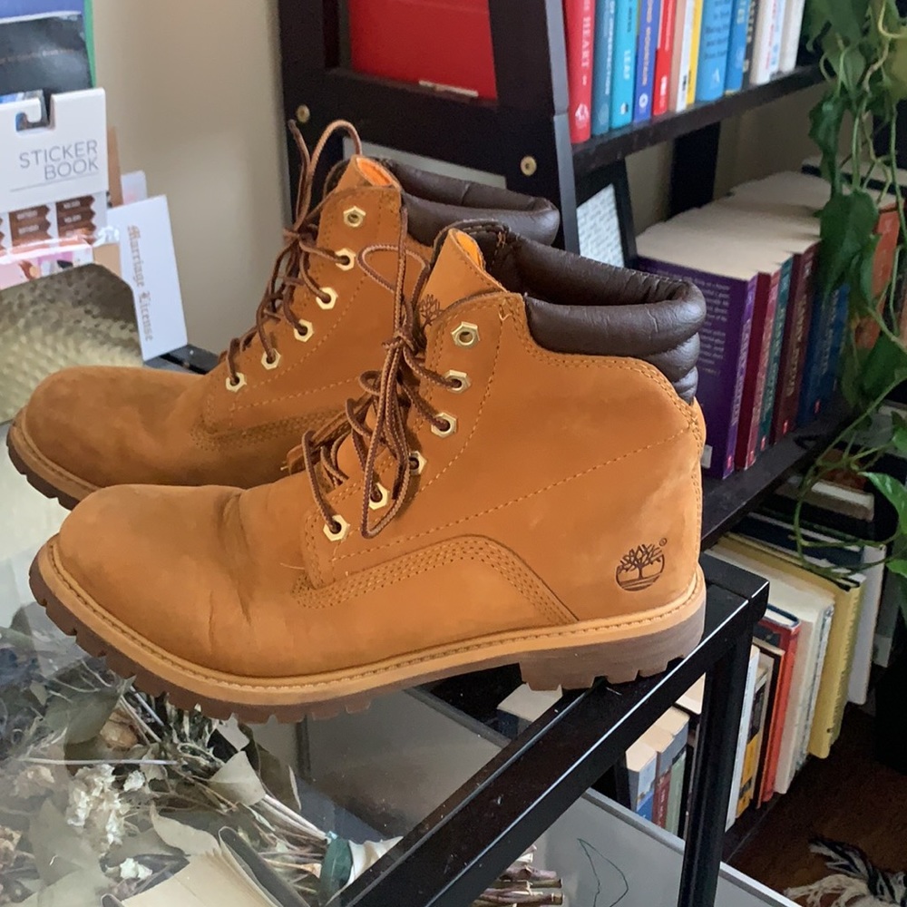 Barely worn, authentic Men’s Timberland boots